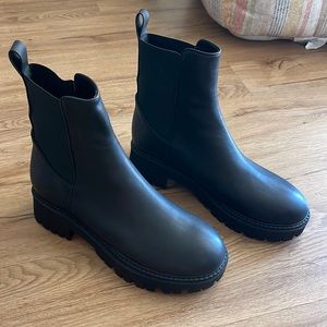 Intentionally Blank Guided Lug Sole Chelsea Boots in Size 12